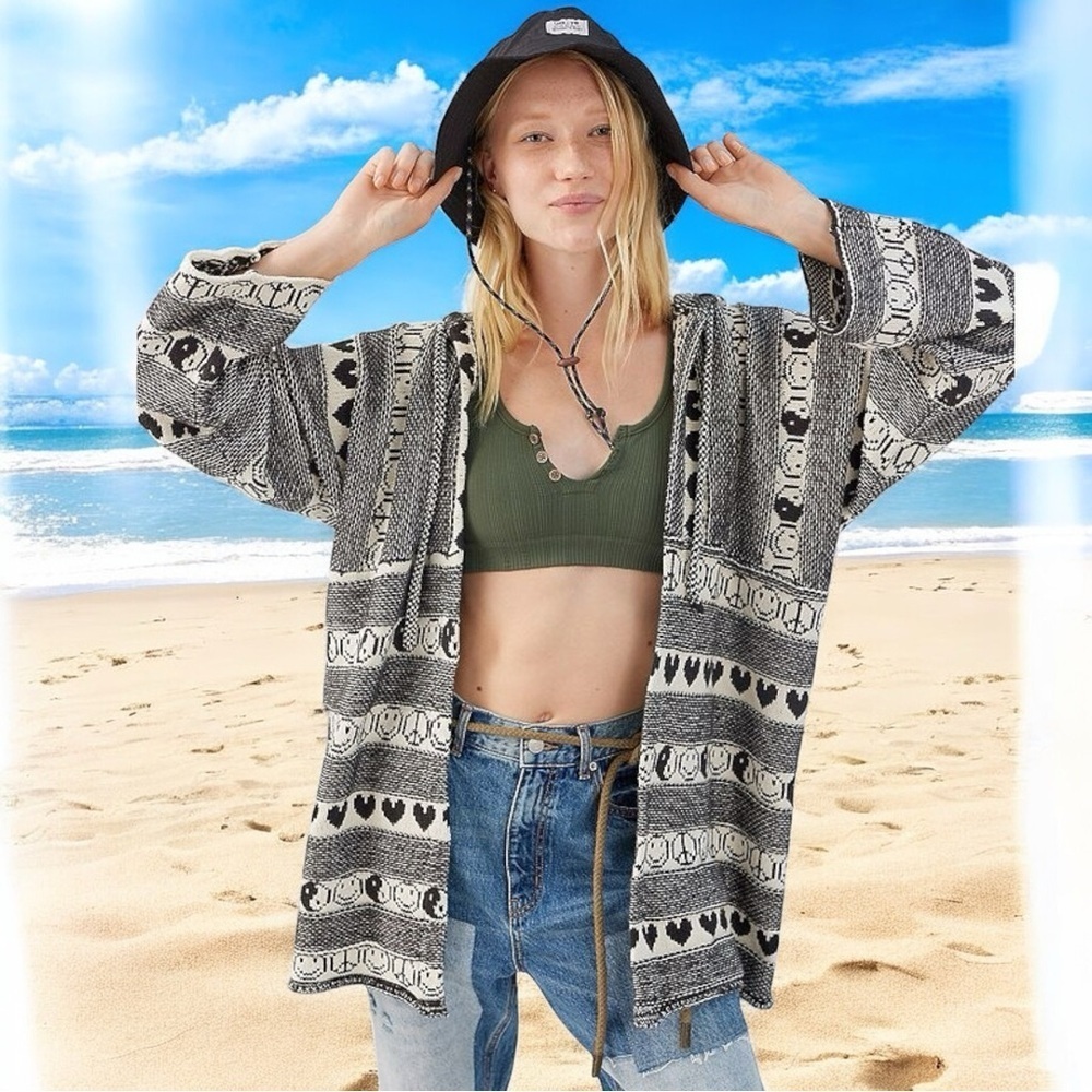 NEW BDG‎ Cruz Hooded Cardigan Black and White Hippie Peace & Love Patterned XS